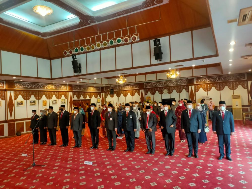 Para eselon II dilantik Gubernur Jambi Al Haris sore ini di rumah Dinas Gubernur Jambi 