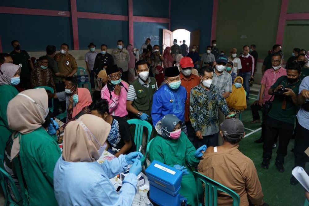 Al Haris melakukan Peninjauan Vaksinasi di Kabupaten Kerinci, Sabtu (15/01/2022).