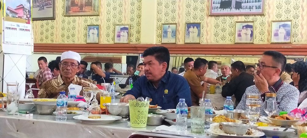 Ketua DPRD Tontawi Jauhari bersama Waka II Syahrial Gunawan 