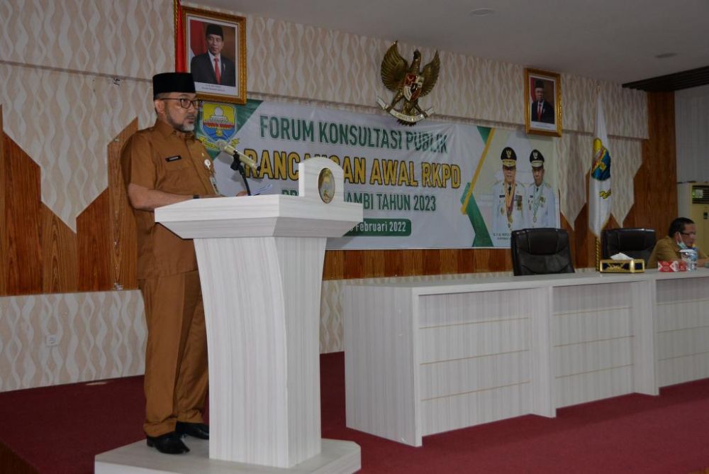 orum Konsultasi Publik Rencana Awal Rancangan Kerja Pemerintah Daerah (RKPD) Provinsi Jambi Tahun 2023, bertempat di Ruang Pola Kantor Gubernur Jambi, Selasa (08/02/2022).