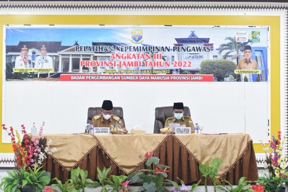 Pembukaan Pelatihan Kepemimpinan Pengawas Angkatan II Provinsi Jambi Tahun 2022, yang berlangsung di Aula badan Pengembangan Sumber Daya Manusia (BPSDM) Provinsi Jambi, Senin (21/02/2022).