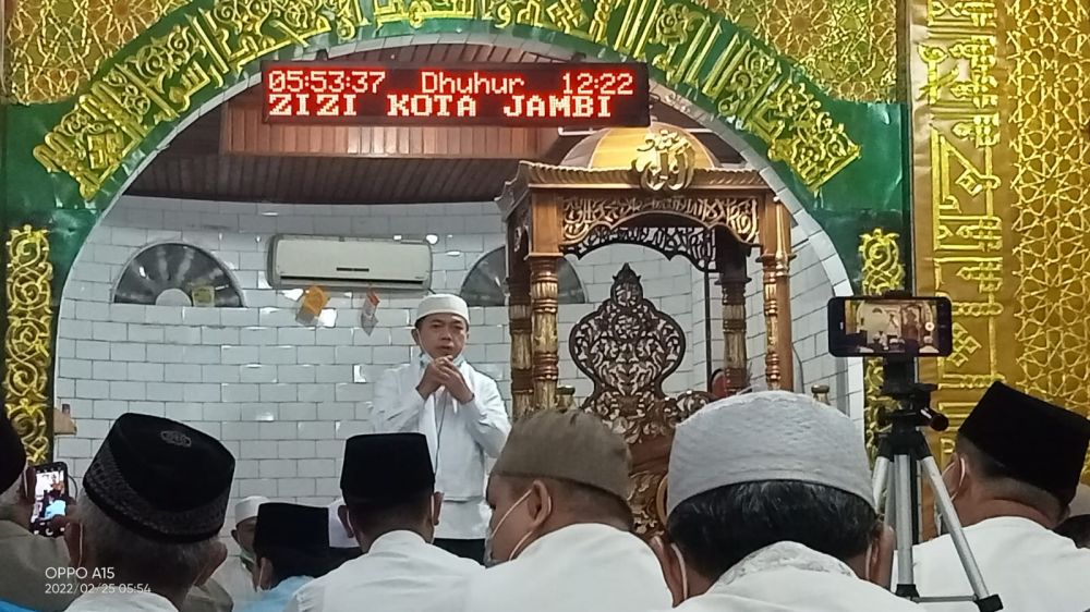 Safari Subuh Pemerintah Provinsi Jambi, bertempat di Masjid Azizi Kelurahan Payo Lebar Kecamatan Jelutung Kota Jambi, Jum'at (25/02/22).