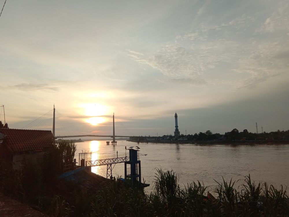 Terlihat Sungai Batanghari di Jembatan Gentala Arasy 
