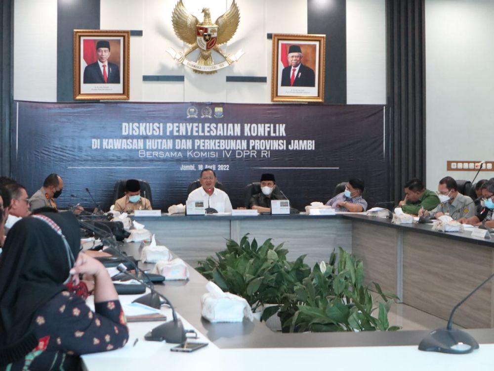 Diskusi Penyelesaian Konflik di kawasan Hutan dan Perkebunan Provinsi Jambi bersama Komisi IV DPR RI. 