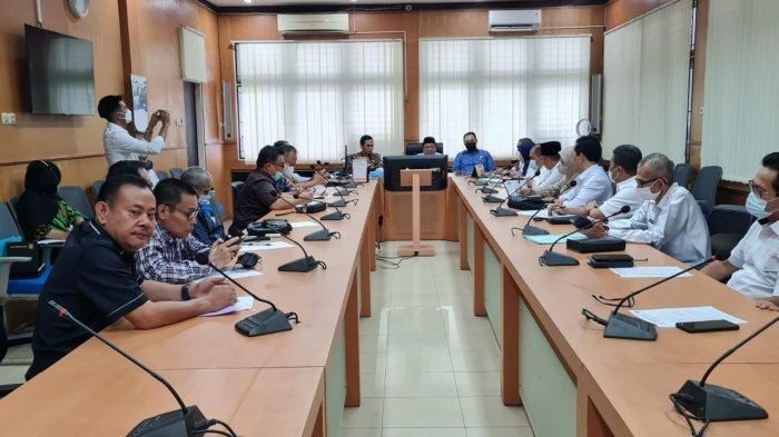 Komisi IV DPRD Provinsi Jambi melaksanakan studi banding atau studi tiru ke Dinas Pendidikan Provinsi Sumatera Selatan Rabu (27/4/22).