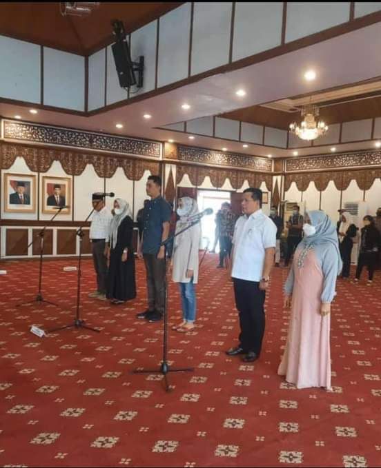 Tiga Pj Bupati saat gladi pelantikan dirumah Dinas Gubernur Jambi,Sabtu (21/5/2022)
