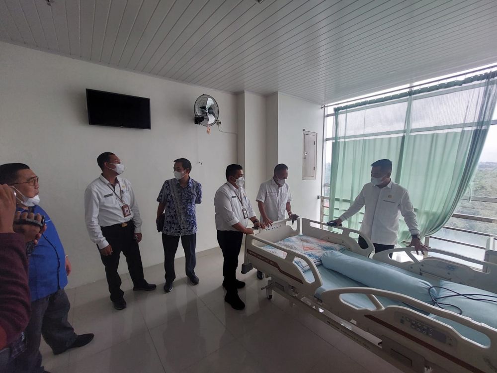 Komisi IV Dewan Perwakilan Daerah (DPRD) Provinsi Jambi melakukan Inspeksi Mendadak (Sidak) ke Rumah Sakit Umum Daerah (RSUD) Raden Mattaher Jambi, Rabu, (22/6).