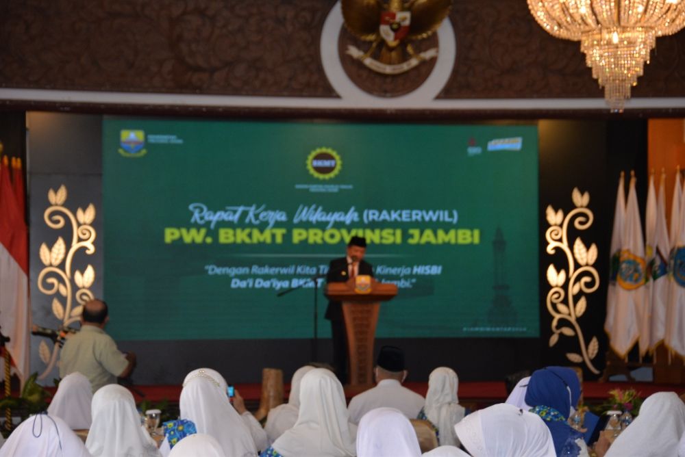 Rapat Kerja Wilayah (Rakerwil) Pengurus Wilayah Badan Kontak Majelis Taklim (PW BKMT) se Provinsi Jambi Tahun, bertempat di Auditorium Rumah Dinas Gubernur Jambi, Selasa (05/07/2022).