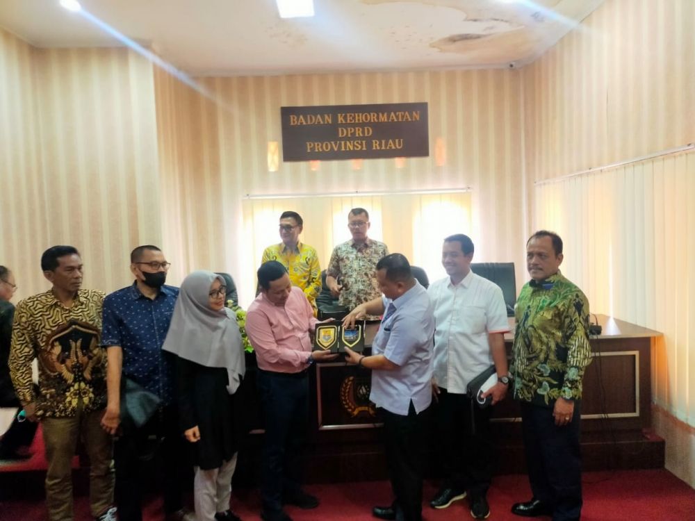 Badan Kehormatan (BK) DPRD Provinsi Jambi Melaksanakan Studi Banding ke DPRD Provinsi Riau.Senin (25/7/2022)