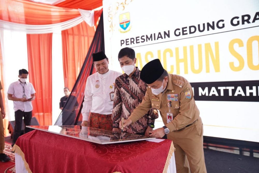 Peresmian Gedung Graha Utama H.Masjchun Sofwan,S.H., RSUD Raden Mattaher Provinsi Jambi, bertempat di RSUD Raden Mattaher Provinsi Jambi, Selasa (06/09/2022). A