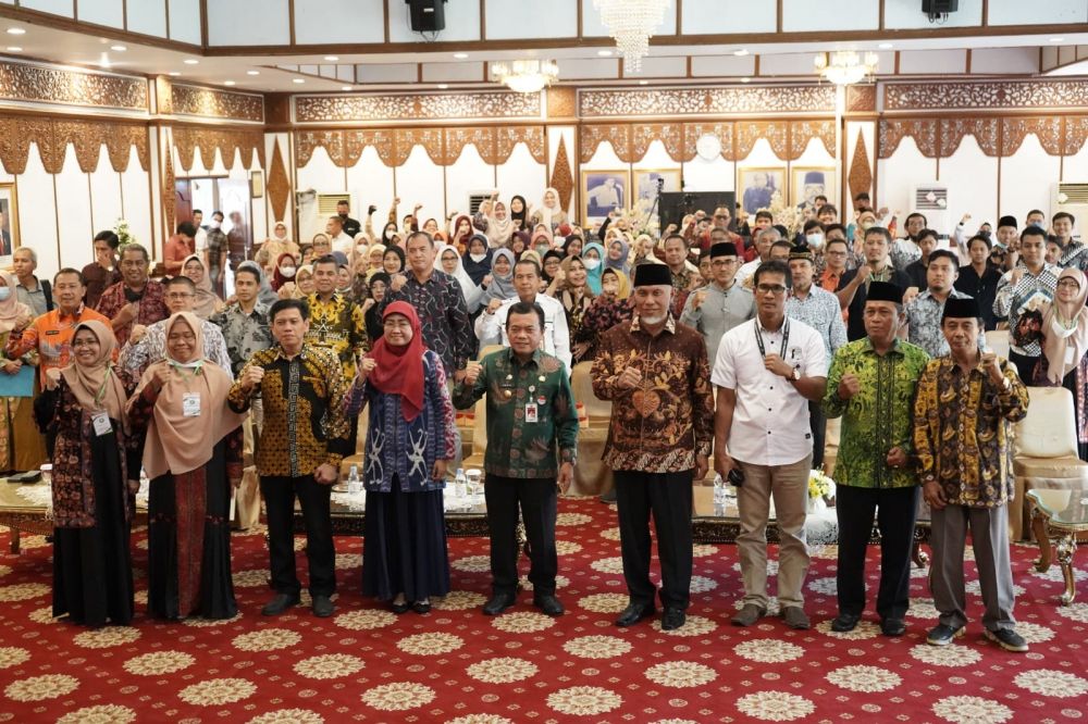 Seminar Nasional dan Muktamar PDMI dalam rangka Strategi Meningkatkan Kapasitas Indonesia sebagai Rujukan Pasar Halal Internasional, yang berlangsung di Auditorium Rumah Dinas Gubernur Jambi, Kamis (15/09/2022)