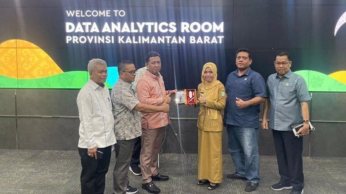 Anggota Komisi I DPRD Provinsi Jambi melakukan kunjungan kerja ke Dinas Kominfo Provinsi Kalimantan barat di Pontianak, Jumat (25/11/2022).