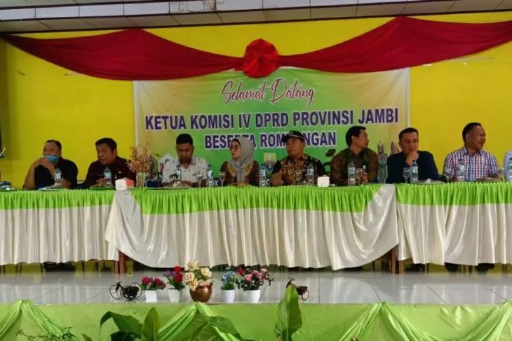 Komisi IV DPRD Provinsi Jambi melakukan kunjungan kerja dan peninjauan lapangan ke dua sekolah menengah yakni SMAN 1 Tebo dan SMKN 1 Bungo.