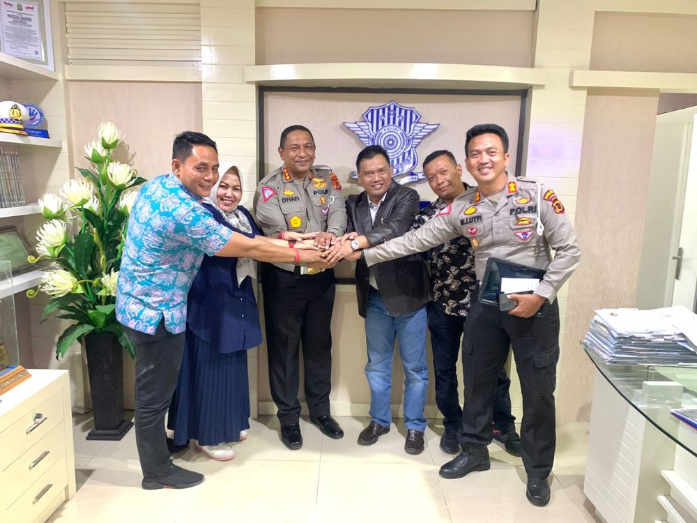 Anggota DPRD Provinsi Jambi Menyambangi Ditlantas Polda Jambi.Kamis (2/2/2023).