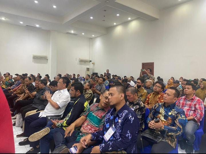 Peserta Rapat Kerja Nasional (Rakernas) SMSI di Hall Dewan Pers, Jakarta, Selasa (7/3/2023) malam.