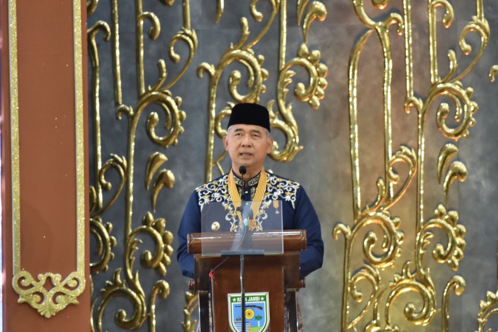 Wali Kota Jambi Syarif Fasha Menyampaikan Sambutan Dalam Peripurna HUT Kota Jambi