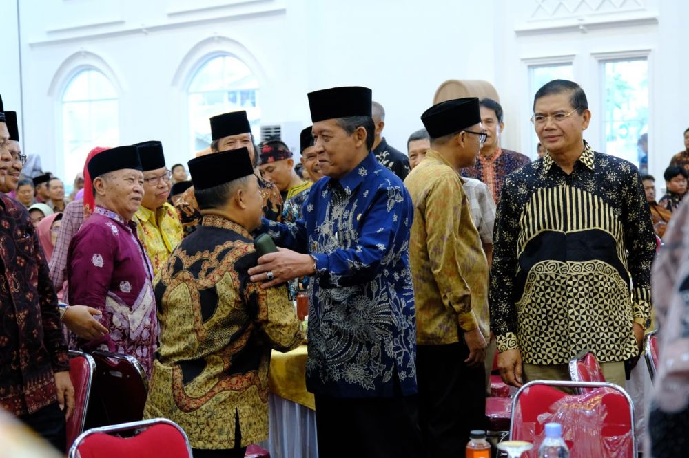 Wakil Gubernur Jambi Drs. H. Abdullah Sani menghadiri acara Halal Bi Halal Himpunan Keluarga Kerinci Nasional (HKKN) Provinsi Jambi, bertempat di Maulidia Convention Center, Sabtu (10/06/2023).