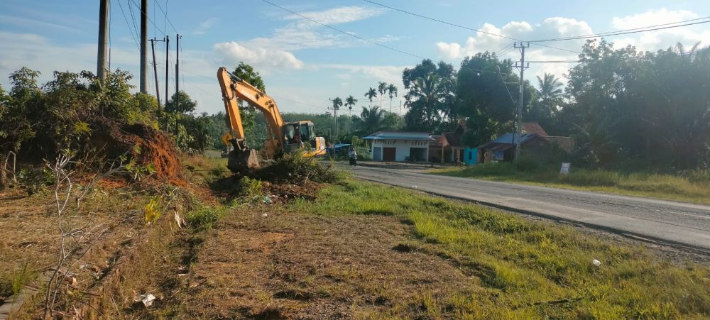 Pelebaran Jalan Kota Muaro Tebo yang mulai dilaksanakan pekerjaannya