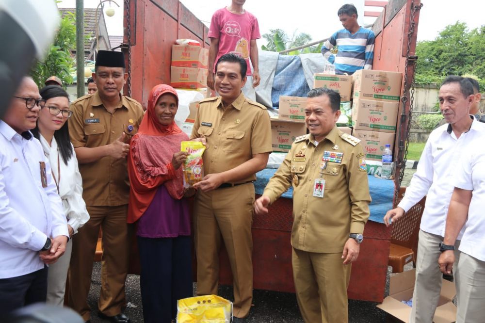 Peluncuran gerakan pangan murah oleh Gubernur Jambi secara serentak di Kabupaten Batanghari.