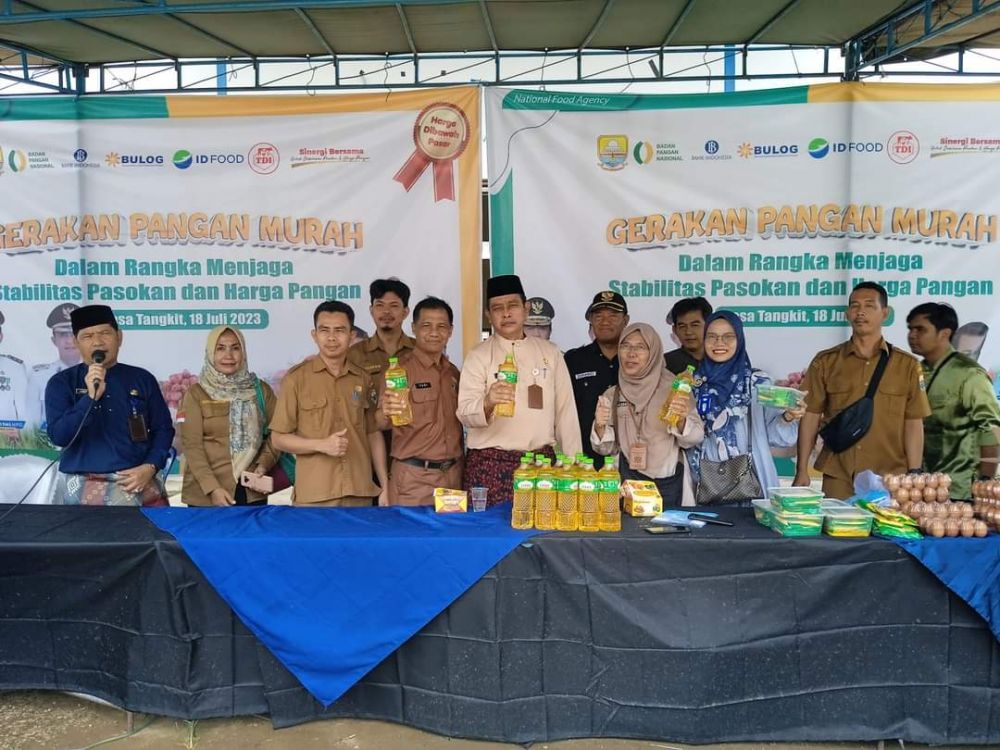Dinas ketahanan pangan Provinsi Jambi kembali menggelar gerakan Pangan murah di desa tangkit Kecamatan sungai Gelam Kabupaten Muaro Jambi. 