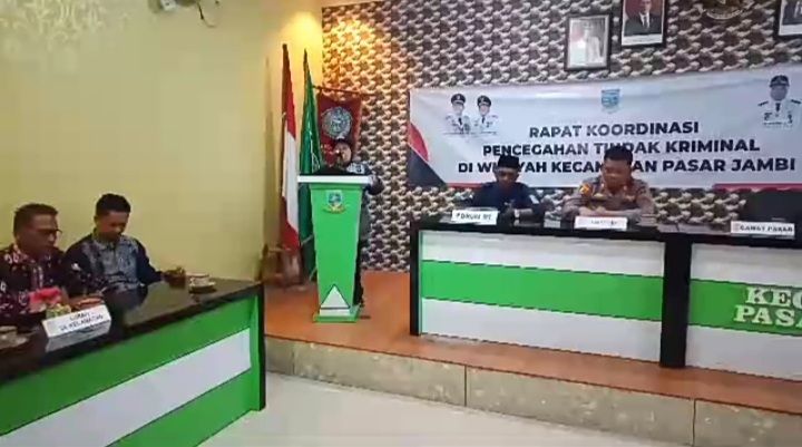 Camat Pasar Kota Jambi Mursida Pimpin Rakor