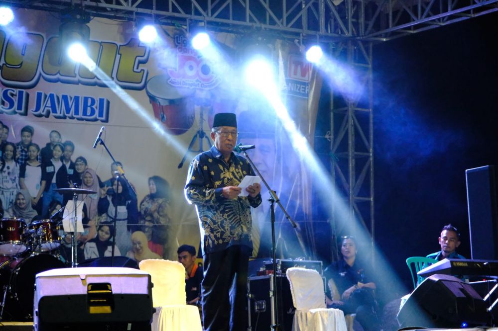 Wakil Gubernur Jambi Abdullah Sani menghadiri Grand Final 32 Liga Dangdut Community Tingkat Provinsi Jambi di Pelataran Gedung Persani, Kota Baru, Kota Jambi, (25/08/2023) malam.