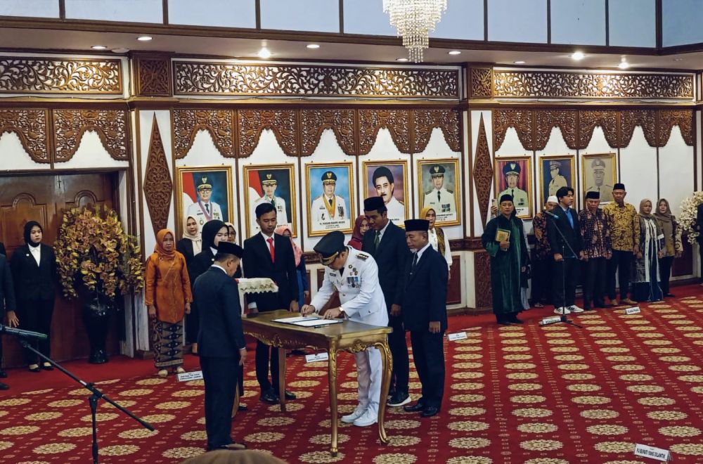 Gubernur Jambi, Al Haris melantik pejabat (Pj) Bupati Merangin Mukti di auditorium Rumah Dinas Gubernur Jambi, Jumat (22/09/2023).
