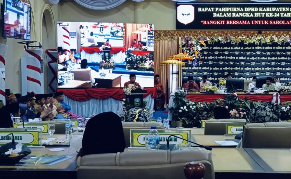 Gubernur Jambi Al Haris menghadiri HUT ke-24 Kabupaten Sarolangun. 