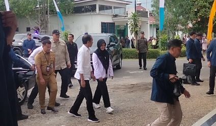 Jokowi tiba di RSUD STS Tebo disambut Dirut RSUD STS Tebo