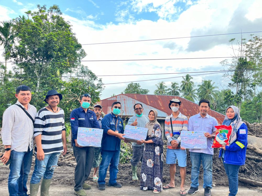SKK Migas wilayah Perwakilan Sumbagut bersinergi dengan KKKS wilayah Riau dan Sumbar memberikan bantuan paket sembako 