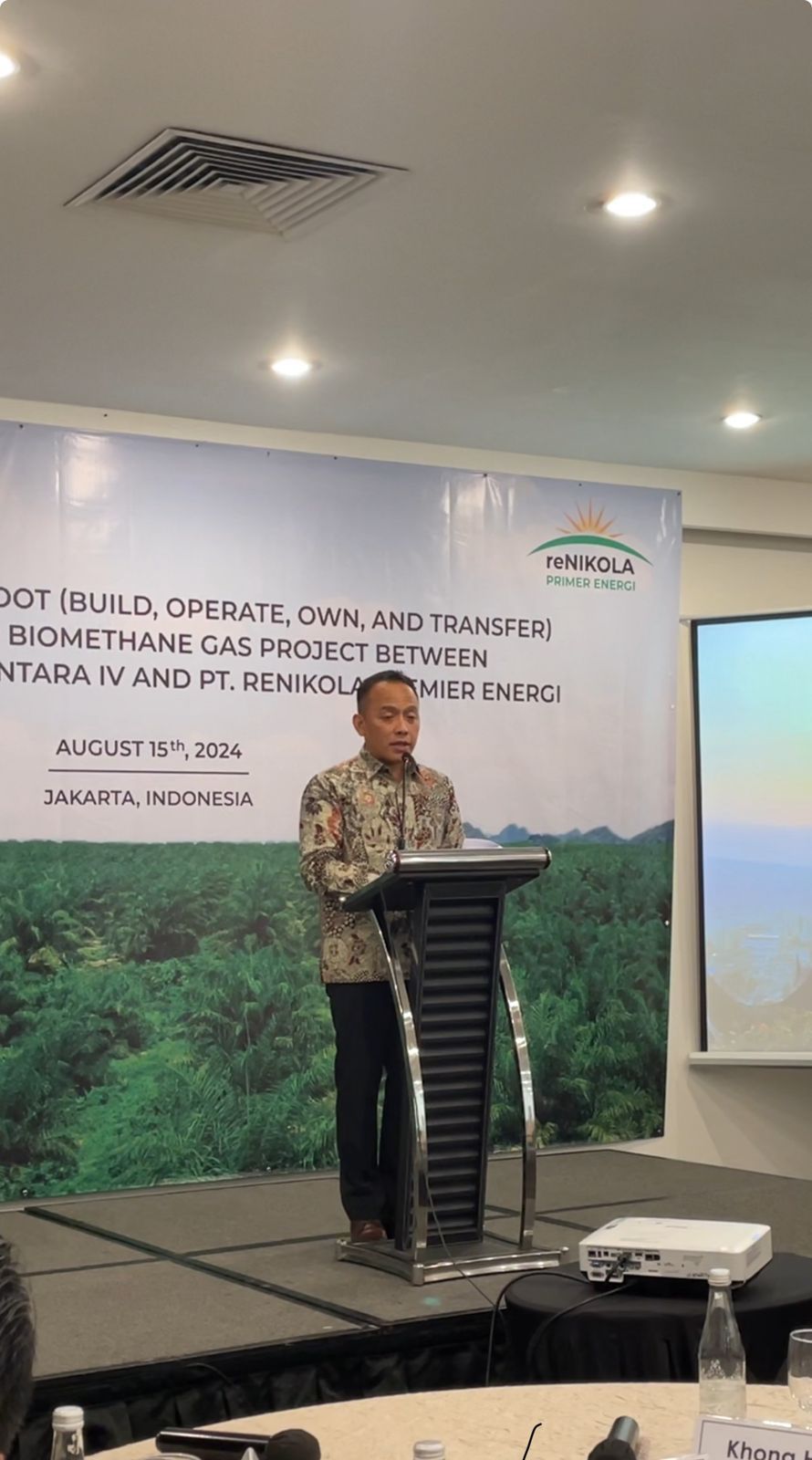 PTPN Grup melalui PTPN IV PalmCo menandatangani Perjanjian B-O-O-T pembangunan Compressed Biogas Methane dengan PT RPE yang merupakan grup Perusahaan EBT reNIKOLA Malaysia.
Disamping membangun satu unit CBG perdana di Tinjowan Sumut, dalam 3 tahun reNIKOLA grup berencana membangun 40 fasilitas serupa di Pabrik Minyak Sawit PTPN yang mampu menghasilkan bauran energi 6,4 juta MMBTU, menyerap 680 ribu ton CO2e dengan total investasi mencapai 240 juta USD.