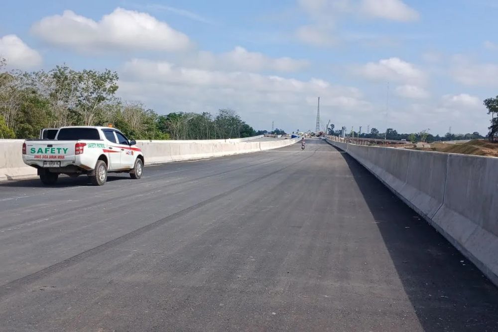 Jalan Tol Trans Sumatera (JTTS) Baleno Seksi 3 yang melintasi Jambi 15,47 kilometer (km)