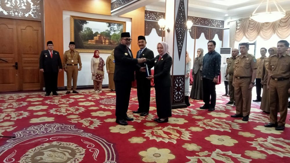 Asraf dan Sri Purwaningsih Diperpanjang jadi Pj Bupati Kerinci dan Pj Walikota Jambi. Dikukuhkan Pjs Gubernur Sudirman