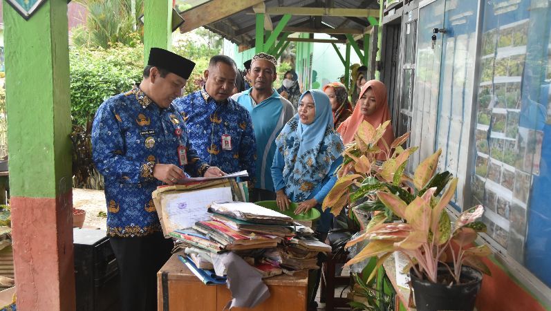  Tinjau Sekolah Pasca Banjir 