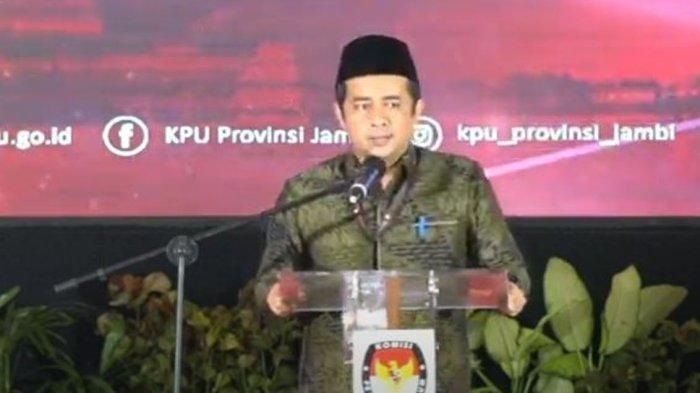 Ketua KPU Provinsi Jambi Iron Syahroni 