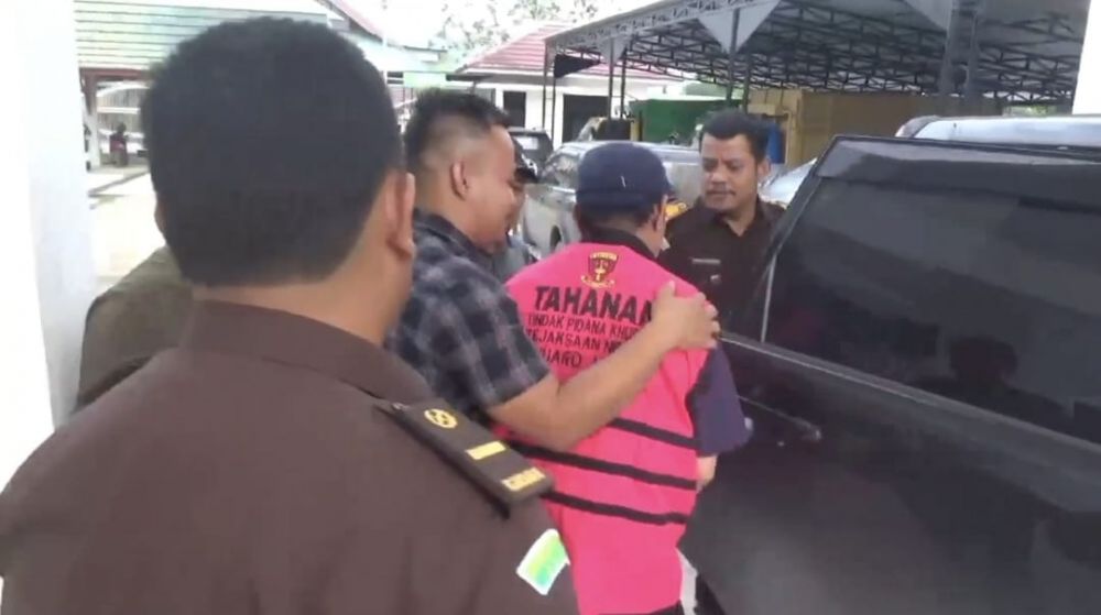 Mantan Ketua KONI Muarojambi Fatahilah ditahan kejaksaan negeri Sengeti