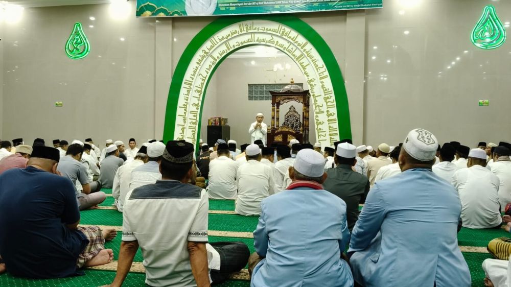 Gubernur Al Haris Bersama Pejabat Pemprov Jambi Safari Subuh di Masjid Shobahul Khoiriyah Thehok