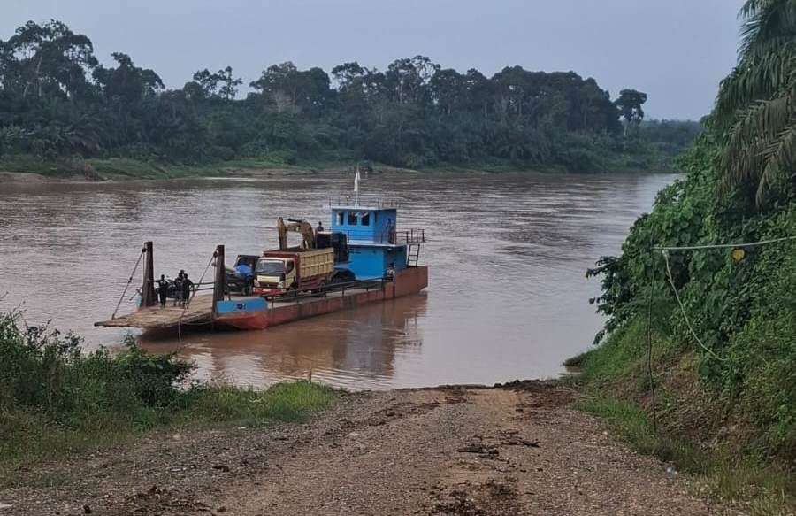 Ponton Penyebrangan Desa Malako Intan Tebo Ulu