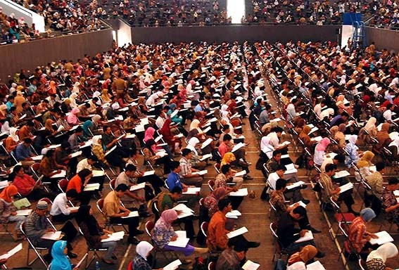 Pemkab Batanghari belum bisa memastikan penerimaan CPNS 2015. Masalahnya, Pemkab Batanghari tidak menganggarkan dana untuk penerimaan CPNS dalam APBD 2015.