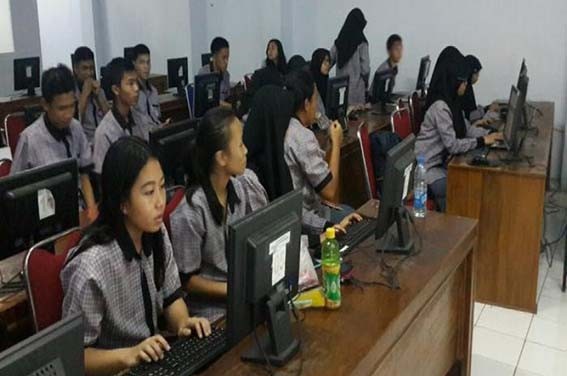 Provinsi Jambi berkemungkinan gagal melaksanakan UN dengan sistem CBT ini. Belum siapnya peserta didik menjadi faktor utama kemungkinan gagalnya UN sistem CBT di Jambi.