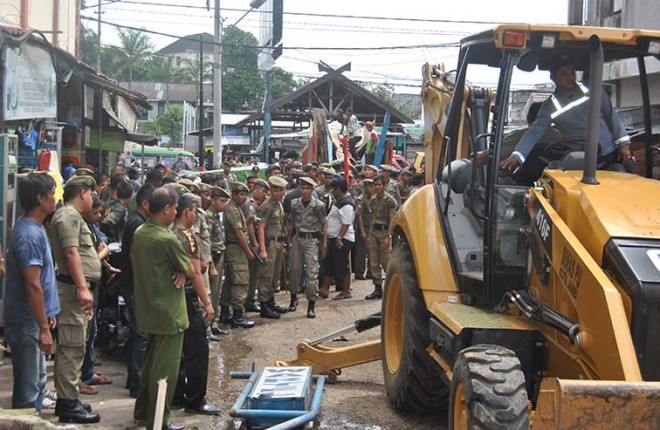 Penertiban PKL di kawasan Hotel Malioboro Pasar Rawasari Kota Jambi.