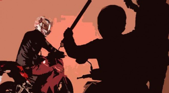 Begal motor mulai terjadi di Provinsi Jambi, salah satunya yang terjadi di Desa Sidomukti Kecamatan Sungai Gelam Muarojambi.