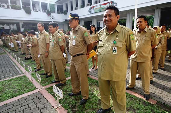 Dalam SMS yang mengatasnamakan salah satu Kepala Bidang (Kabid) di Badan Kepegawaian Daerah (BKD) Merangin tersebut, tiap kepala Sekolah (Kepsek), Kepala UPTD, dan instansi untuk mendata ulang tenaga honorernya.