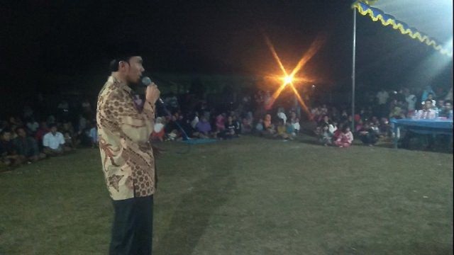 Edi Purwanto saat memberikan sambutan pada acara Festival Seni dan Budaya di Bahar Utara.