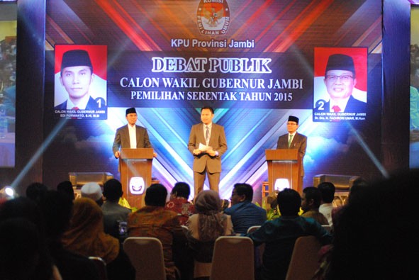 Berlangsungya debat kandidat cawagub Sabtu malam kemarin.