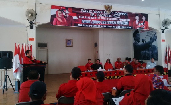 Ketua Bappilu DPP PDI Perjuangan, Bambang DH saat konsolidasi di Kota Jambi.