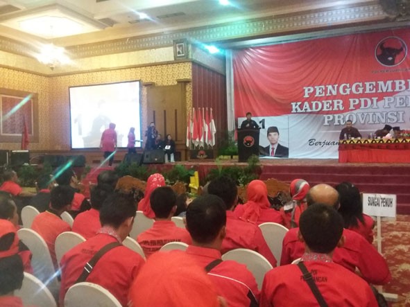  Ribuan kader PDIP hari ini digembleng oleh petinggi DPP PDIP.