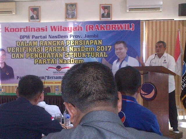 Ketua DPW NasDem provinsi Jambi, Agus S Roni memberikan kata sambutan.