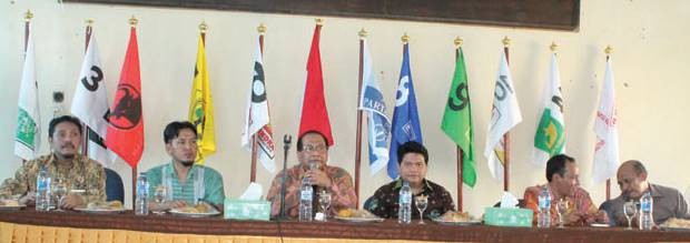 Ketua KPU RI Husni Manik bersama Sekjen KPU RI Arif Rahman Hakim saat melakukan kunjungan dan tatap muka bersama komisioner serta sekretariat KPU Muarojambi