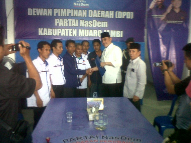  Doddi Sularso resmi kembalikan formulir ke NasDem Muarojambi.